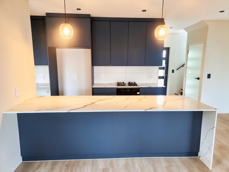5 Bedroom Property for Sale in Sandown Western Cape